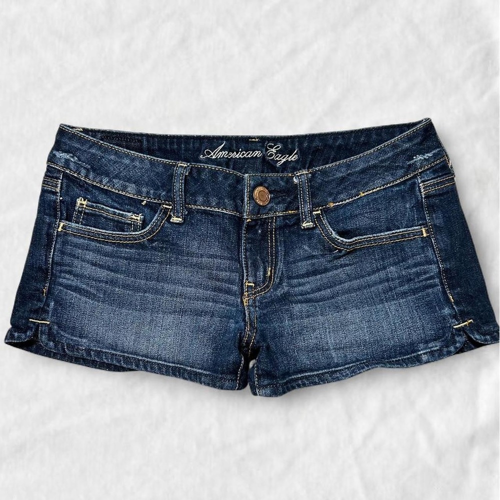 y2k low rise dark wash denim shorts from American Eagle size 4
